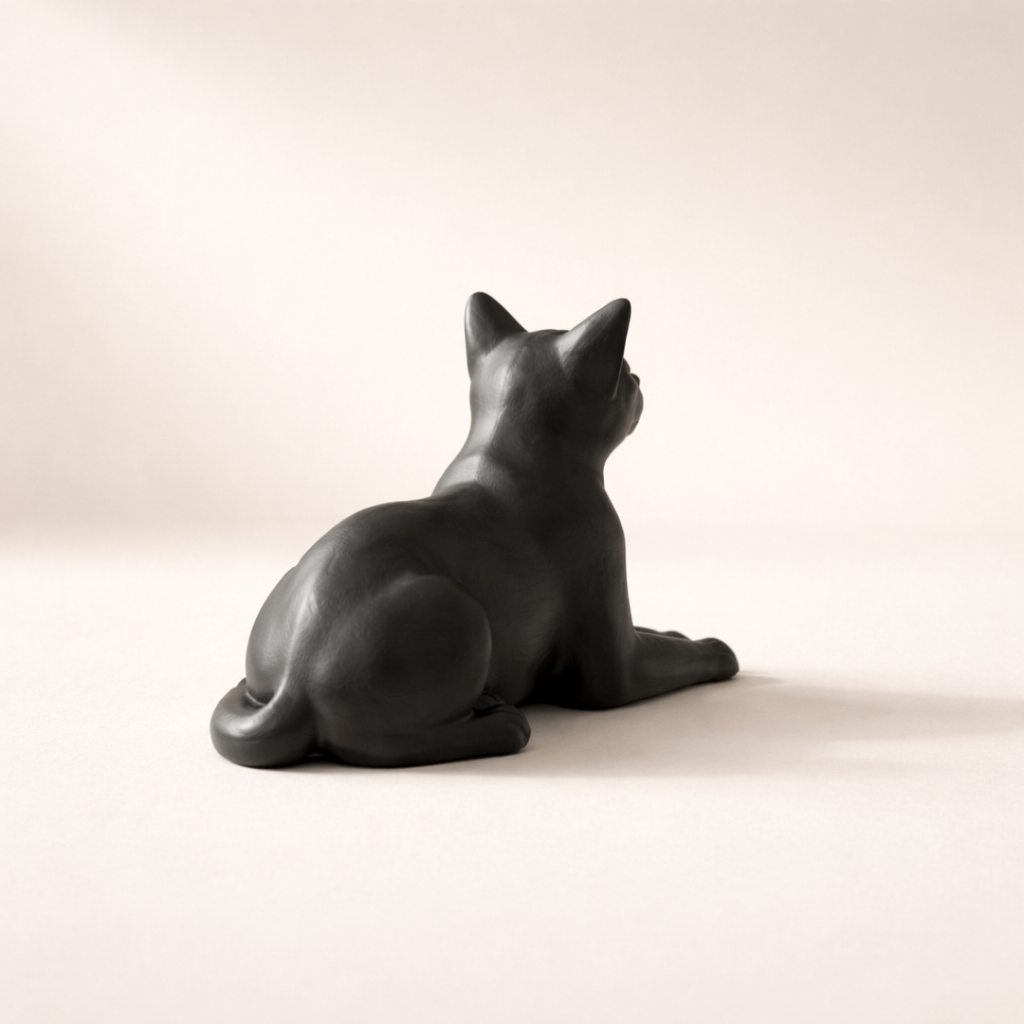 Minimalist Reclining Cat Figurine – Modern Decorative Sculpture for Home & Desk