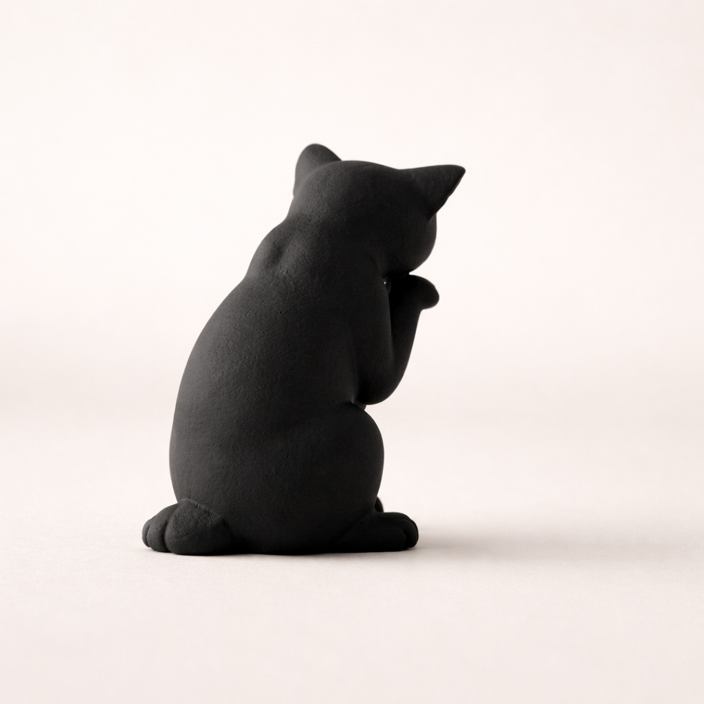 Minimalist Cat Figurine – Decorative Desk & Shelf Accent